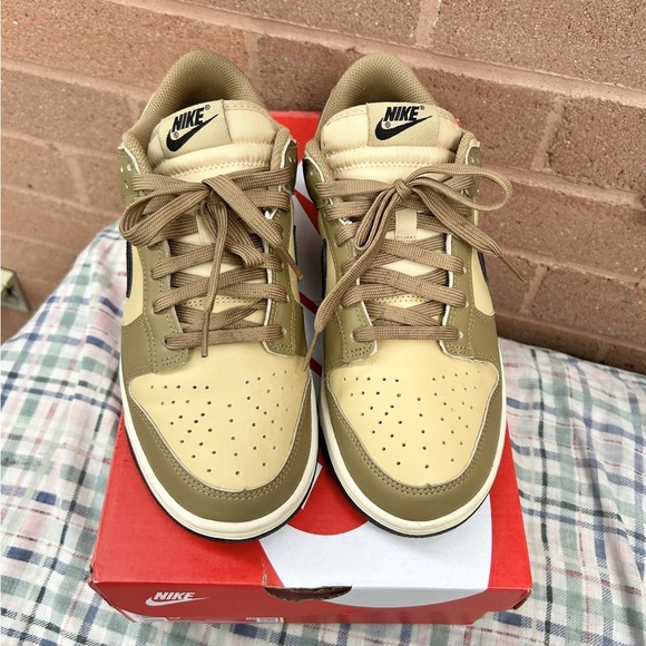 Nike Dunk Low Dark Driftwood
Size 7 / 8.5 womens - Picture 2 of 7